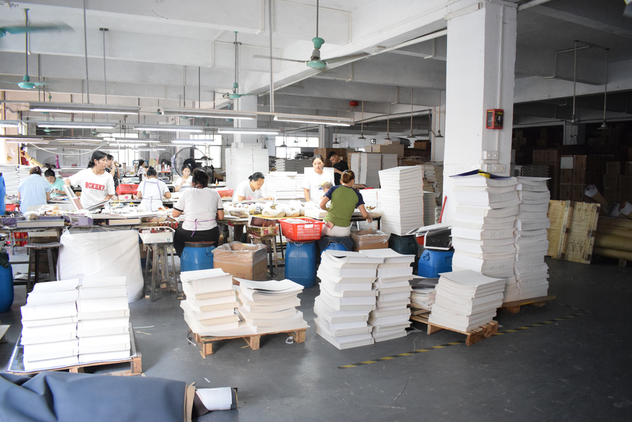 GUANGZHOU YM PACKAGE PRODUCTS CO.,LTD. निर्माता उत्पादन लाइन
