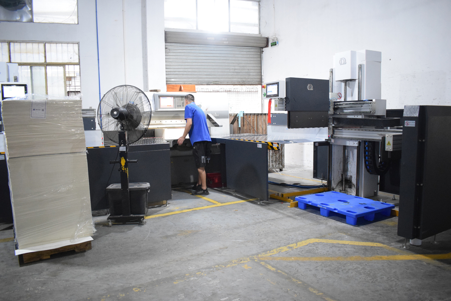 GUANGZHOU YM PACKAGE PRODUCTS CO.,LTD. निर्माता उत्पादन लाइन
