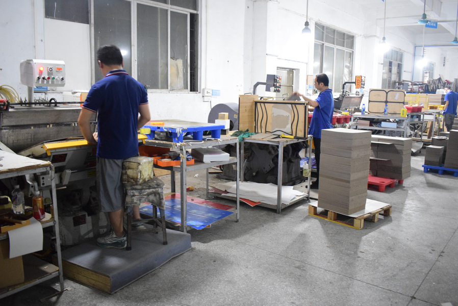 GUANGZHOU YM PACKAGE PRODUCTS CO.,LTD. निर्माता उत्पादन लाइन