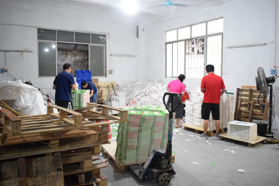 GUANGZHOU YM PACKAGE PRODUCTS CO.,LTD. निर्माता उत्पादन लाइन