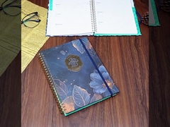 दैनिक चिंतन की कला: विचारों और यादों के लिए एक हस्तलिखित नोटबुक